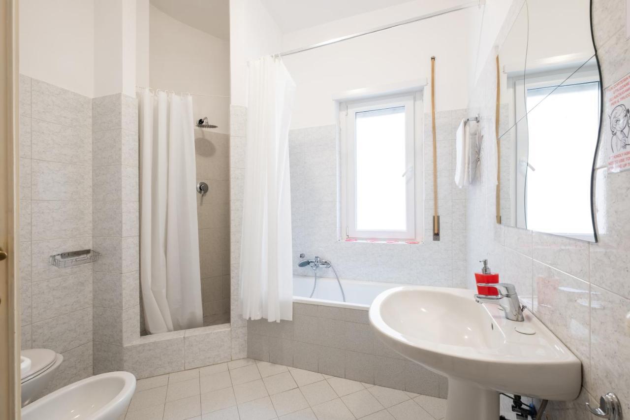 Take It Easy Roma Guest House Bagian luar foto