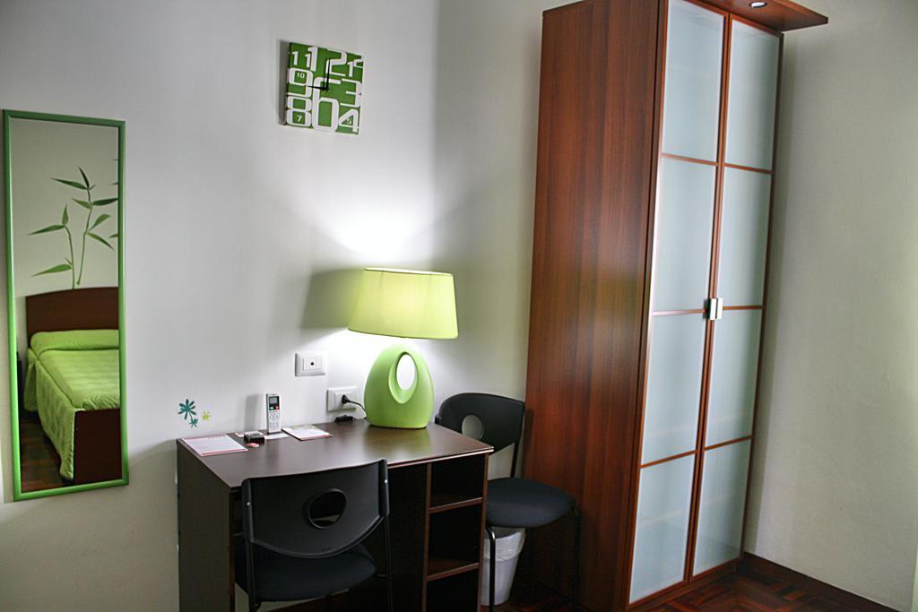 Take It Easy Roma Guest House Ruang foto